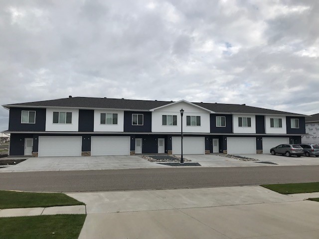 Primary Photo - 360 Prairie Heights Way