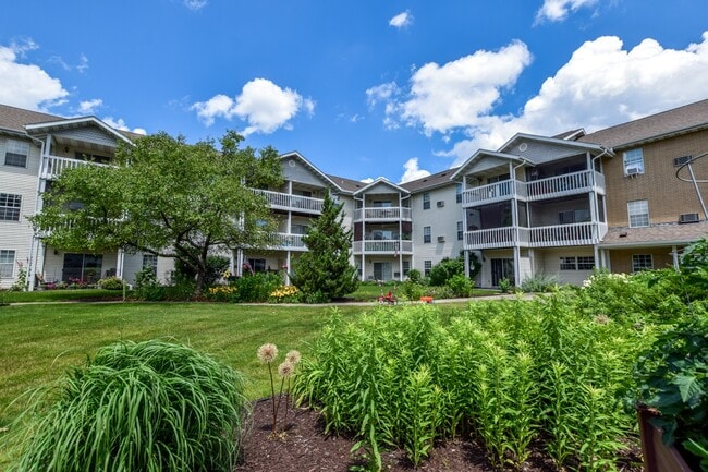 Building Photo - Rosewood Villas - Senior