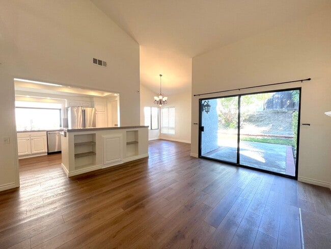 Foto del edificio - Beautiful Laguna Hills home located just m...