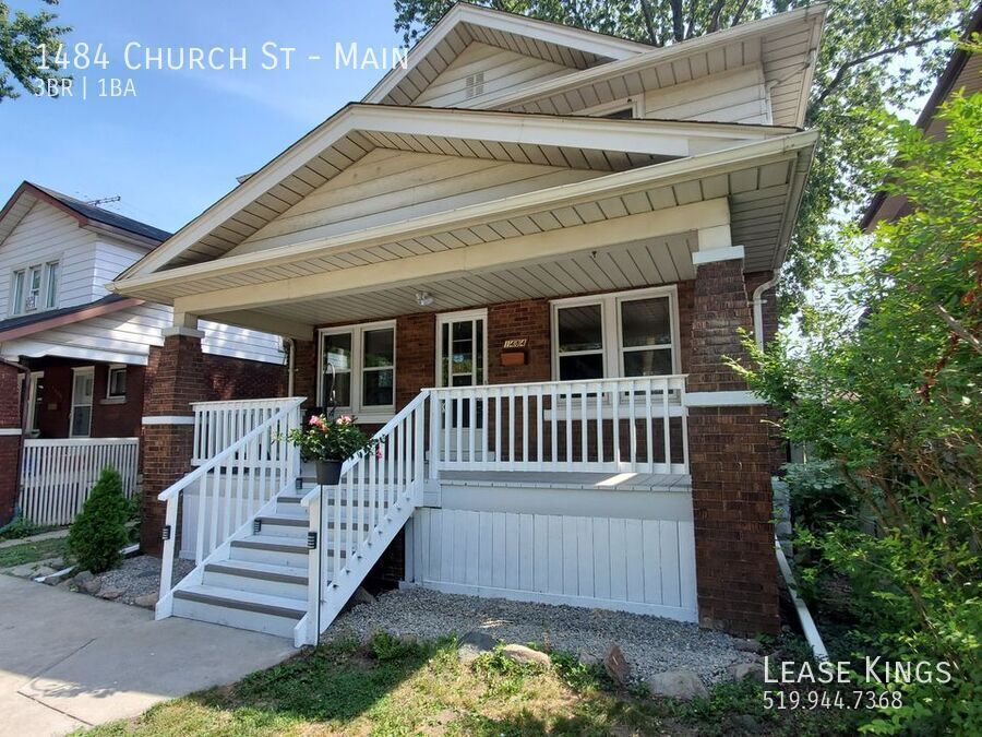Primary Photo - Refreshed 3 Bedroom 1 Bathroom Upper Unit