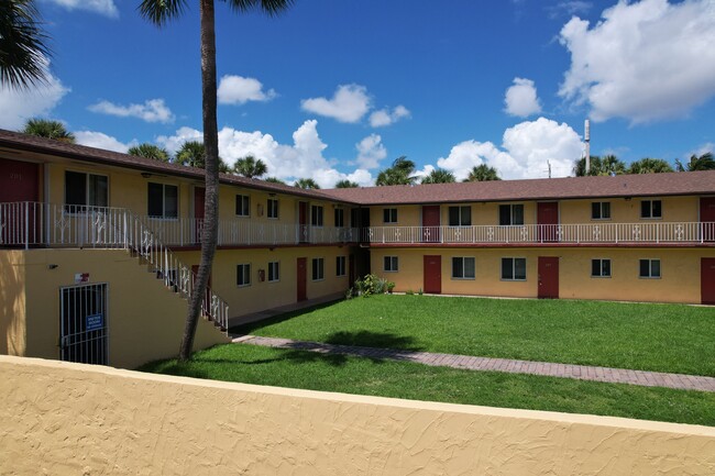 Building Photo - Brisa Apartment Homes
