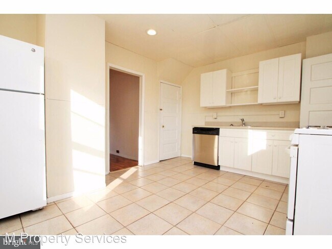Building Photo - 3 br, 1 bath House - 613 Spring Mill Avenue