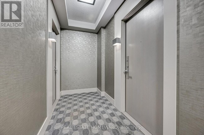 Building Photo - 7165 Yonge St