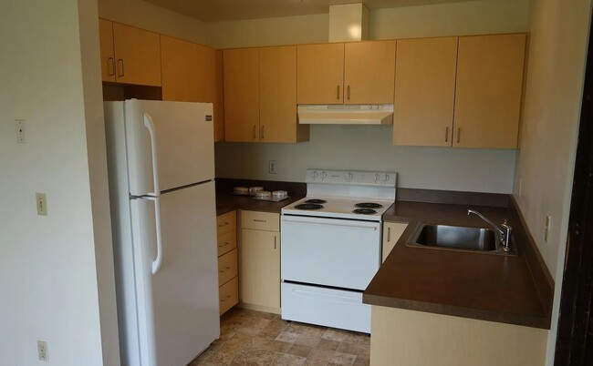 Kitchen - 23665 NE Shannon St