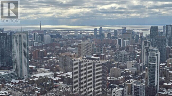 Photo du bâtiment - 50 Charles St E