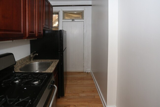 Foto del edificio - 549 W Surf St