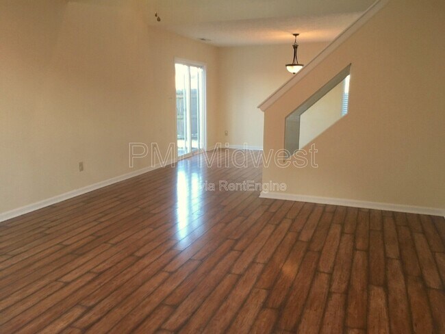 Building Photo - 736 Pine Lake Dr