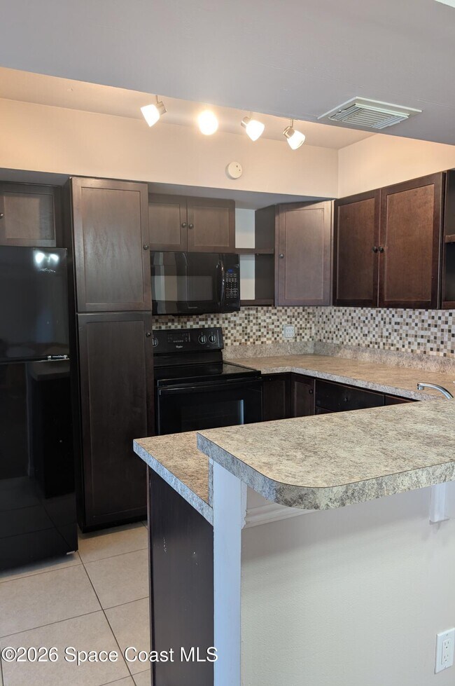 Foto del edificio - 653 Ridge Club Dr