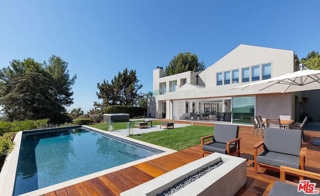 Foto del edificio - 2528 Westridge Rd