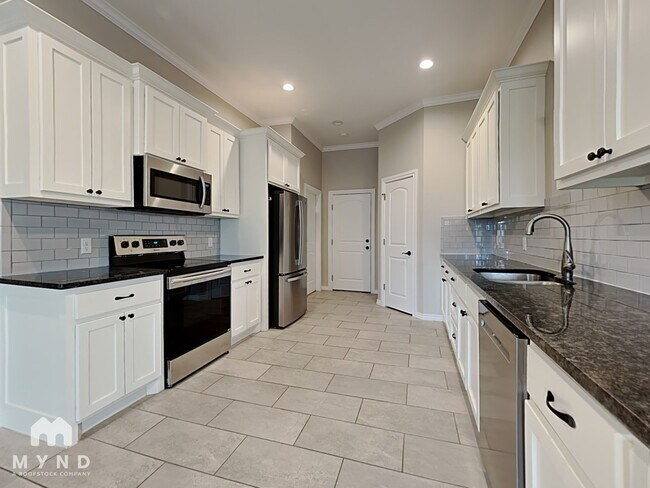 Foto del edificio - 13316 Brampton Way