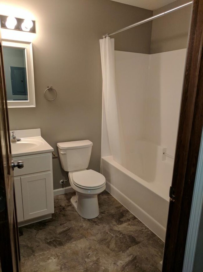 Building Photo - 1 bedroom in Alexandria MN 56308