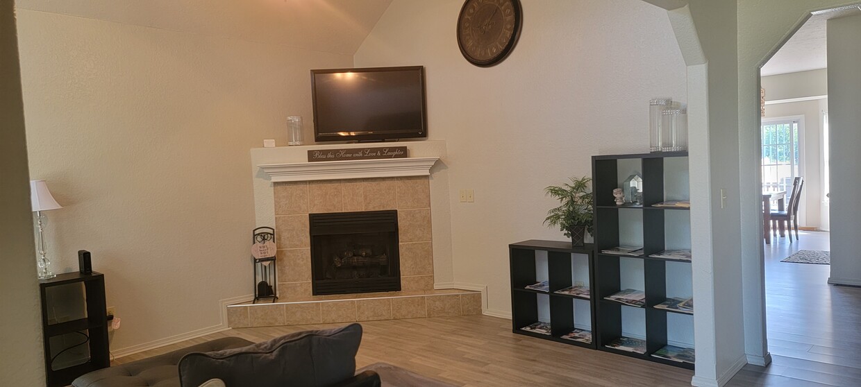 Primary Photo - 307 Carmel Valley Way