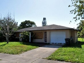 Building Photo - 103 Essex Dr
