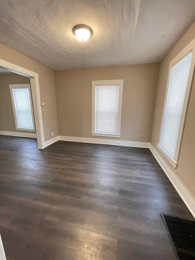 Building Photo - 16 Victory Ct