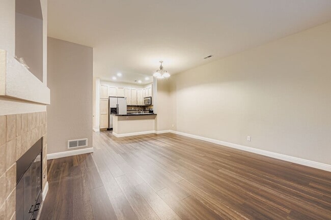 Building Photo - 1st MONTH RENT!! Gorgeous 2BD/2.5BA home l...