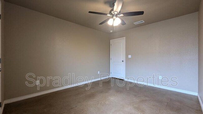 Foto del edificio - 763A E Ridge Blvd