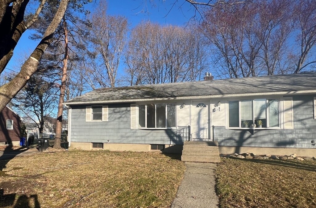 7 Saran Ave, Bedford, MA 01730 Townhome Rentals in Bedford MA