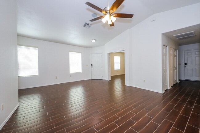 Building Photo - Tucson, AZ - House - $1,645.00 Available O...