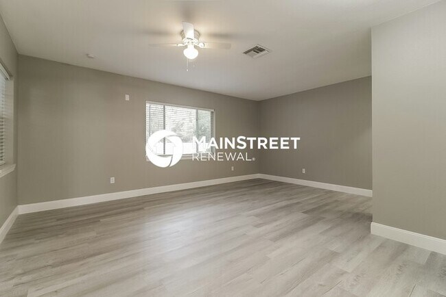 Foto del edificio - 3 Bedroom Pet-Friendly Home in DEBARY, FL ...
