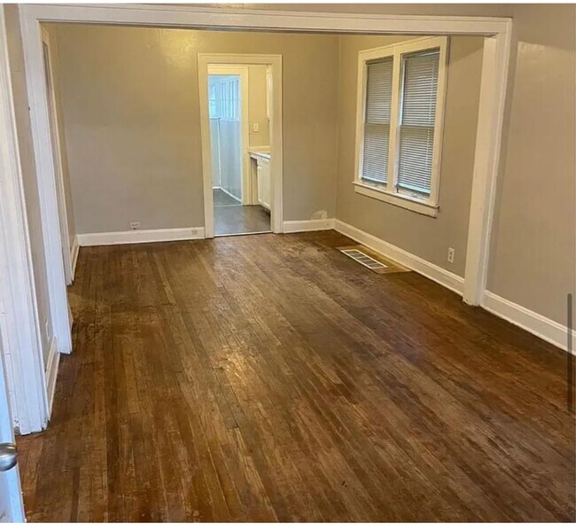 Foto del edificio - 3 bed 1 bath