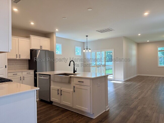 Building Photo - 101 Brody Pne Wy