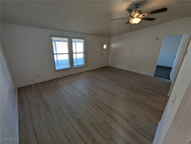 Building Photo - 2571 Silver Sage Dr