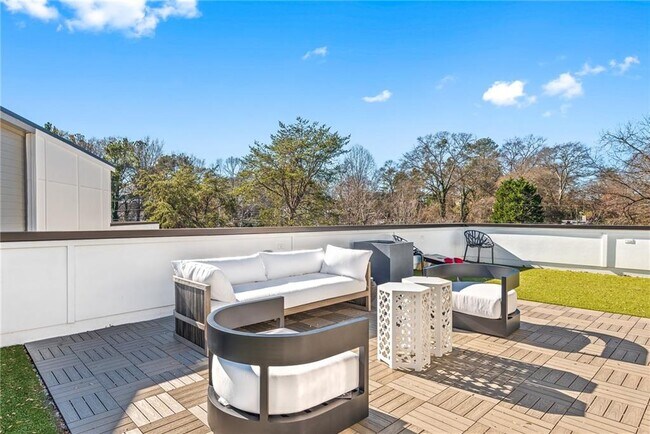 Foto del edificio - 2424 Memorial Dr SE