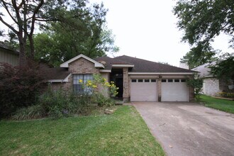 Building Photo - 15863 Meadow Village Dr
