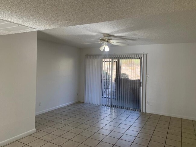 Building Photo - 2 bedroom in PHOENIX AZ 85029