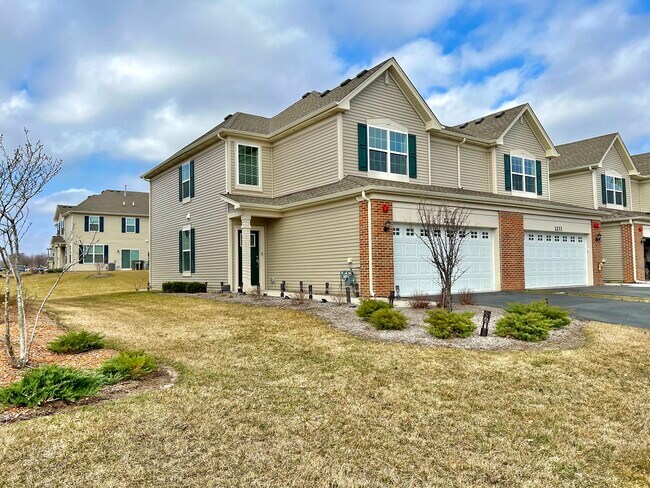Building Photo - 1231 Hawk Hollow Dr