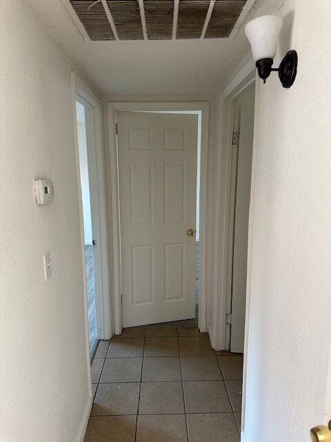 Foto del edificio - Modesto 2 Bedrooms 1 Bathroom Duplex