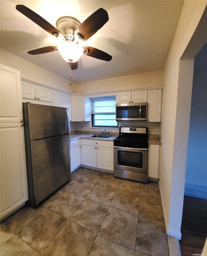 8 7th St Unit 2nd fl, Valley Stream, NY 11581 Room for Rent in Valley