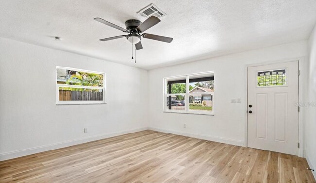 Foto del edificio - 3700 14th St N