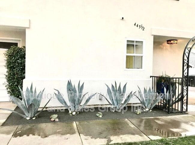 Foto del edificio - 445 1/2 Begonia Avenue
