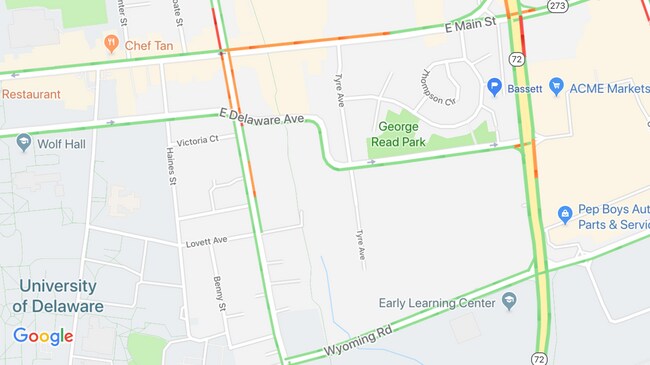 Camina hasta Main St, UD, The Grove - 1 Bassett Pl