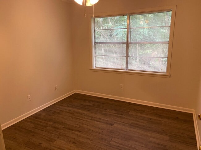 Building Photo - 3 Bedroom 1.5 Bath Home in Pineville, LA