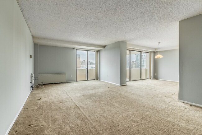 Building Photo - 4141 N Henderson Rd