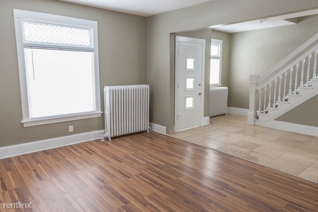 Building Photo - 3 br, 1 bath House - 2617 15th Avenue S