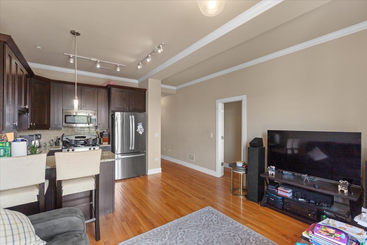 Foto principal - 207 E 31st St