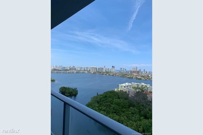 Building Photo - 16386 Biscayne Blvd