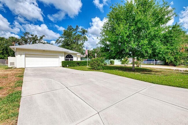 Building Photo - 4350 Iola Dr