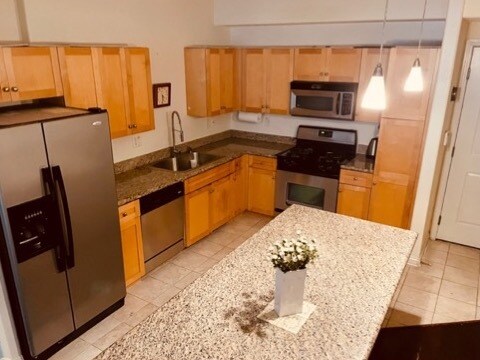Kitchen - 100 S Alameda St