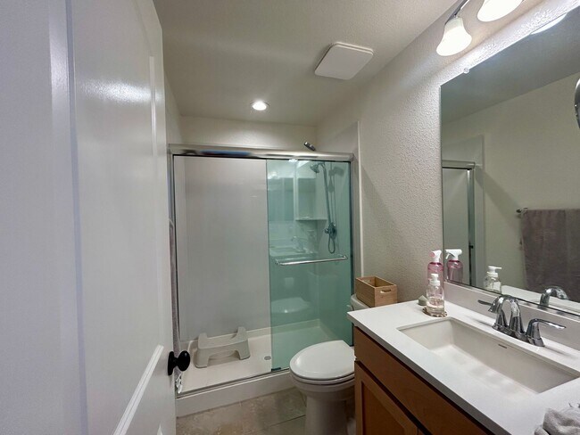 Foto del edificio - 4000 Salt Point Way Rancho Cordova, CA 95742