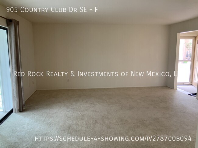 Foto del edificio - 905 Country Club Dr SE