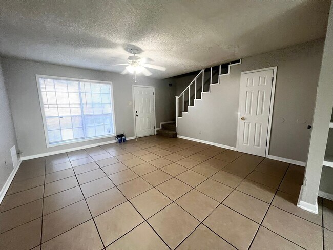 Building Photo - 211 Al Pearson Dr
