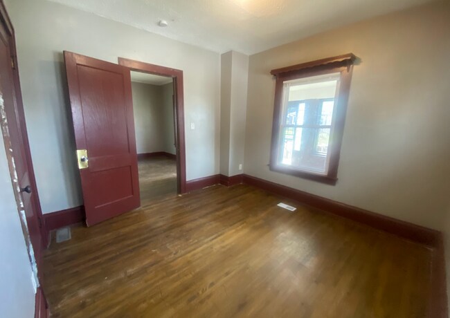 Foto del edificio - 3522 N Bryant Ave