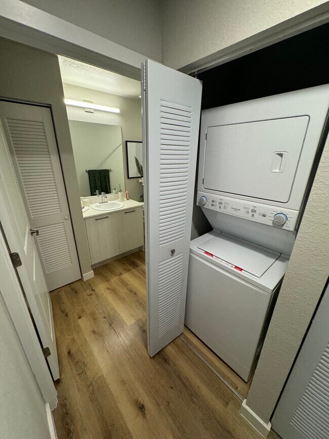 Foto del edificio - 3423 W 110th St