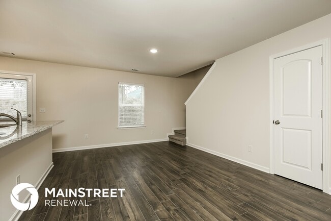Building Photo - 213 Renwick Dr