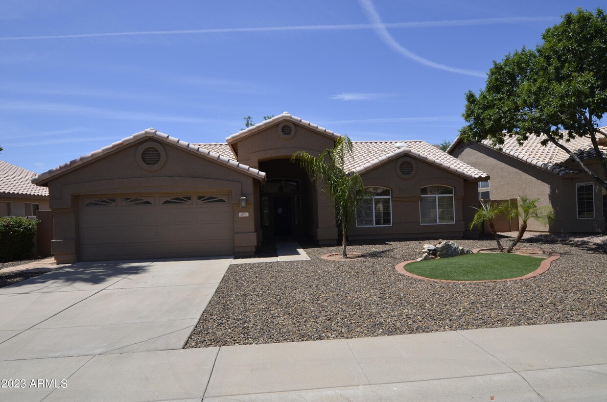 Foto principal - 871 W Horseshoe Ave