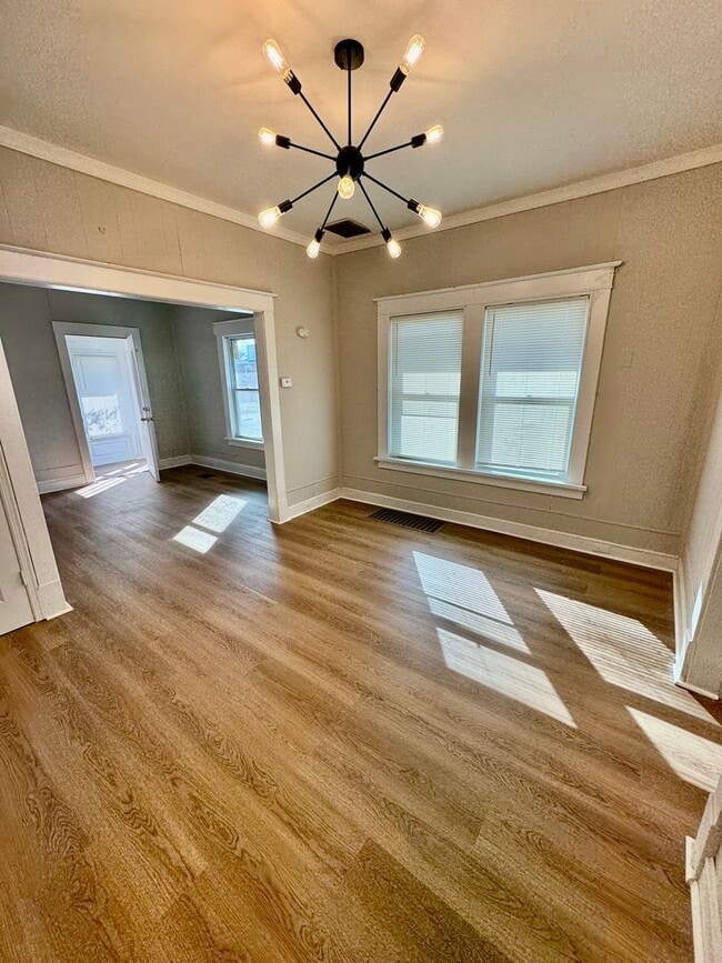 Building Photo - “Spacious 5BR Home Near TCNJ – Large Yard & Flexible Living!”